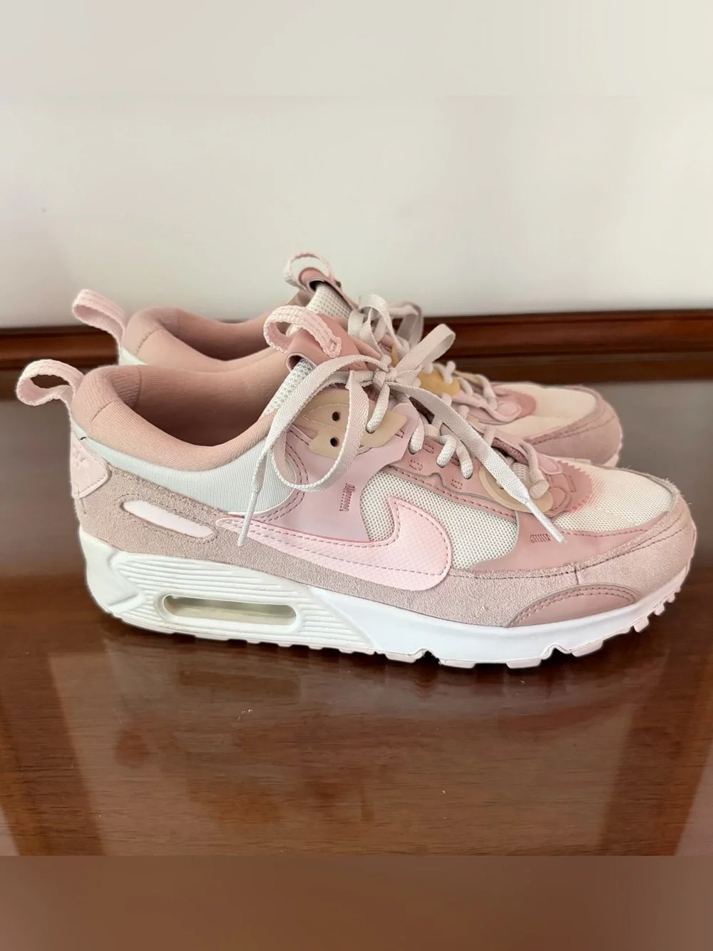 Nike Air Max 90 Futura DM9922-104 Women’s Size 7.5 Summit White Pink Sneakers